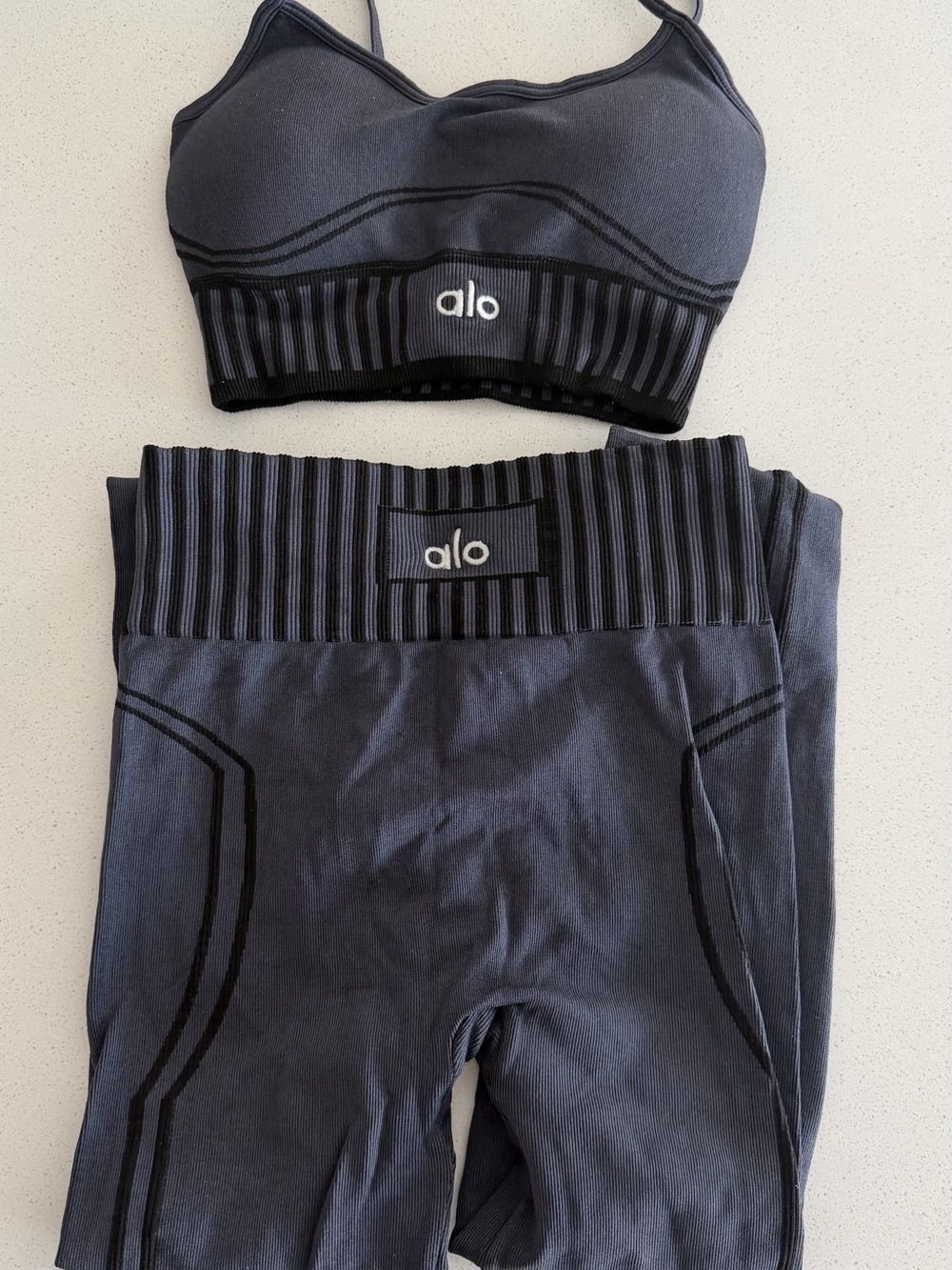ALO Yoga Charcoal Gray Seamless Sports Bra and Leggings Set